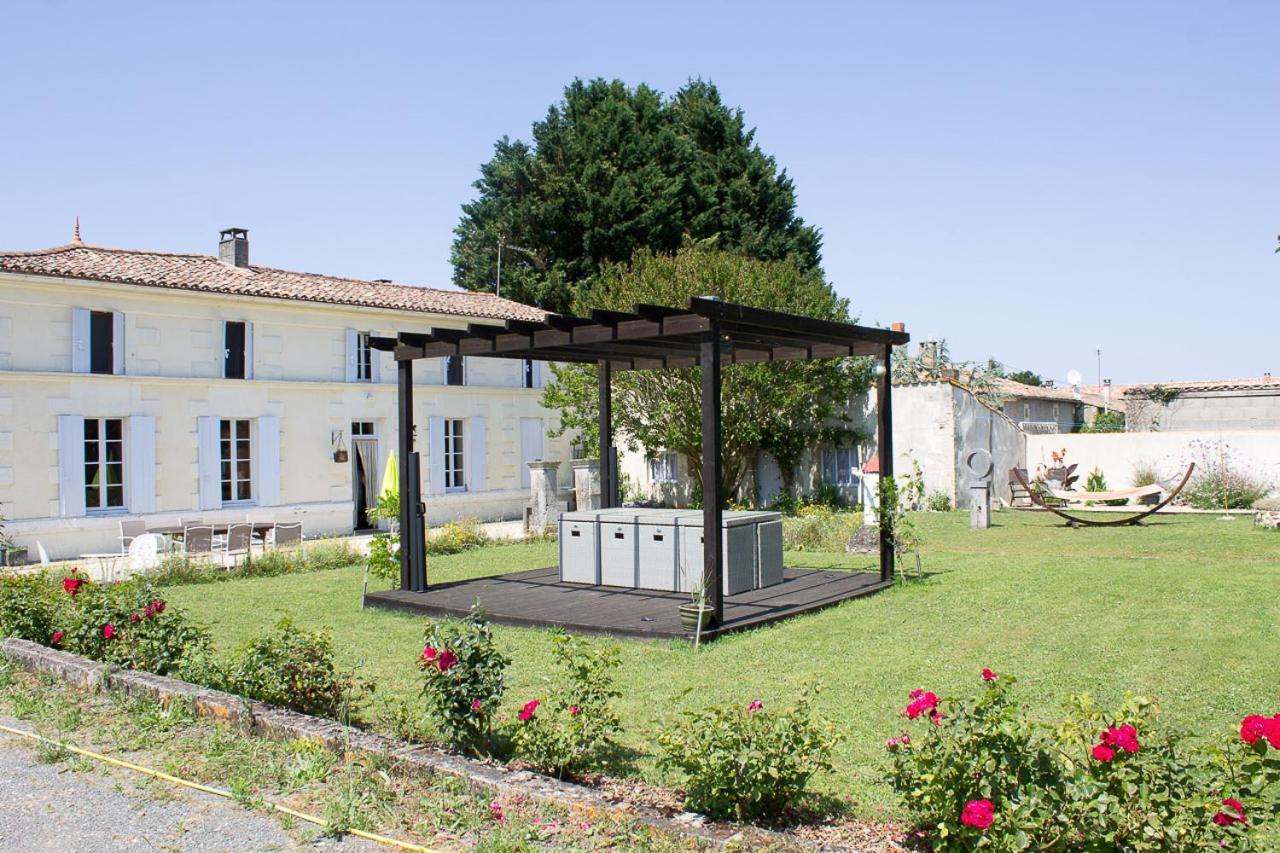 Bed and Breakfast Le Charhido Saint-Fort-sur-Gironde Zewnętrze zdjęcie